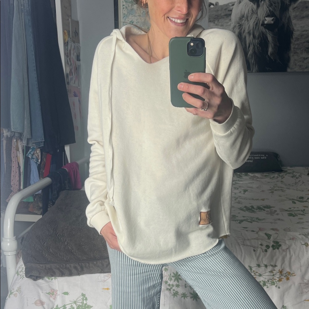Independent Cozy Cream Hoodie